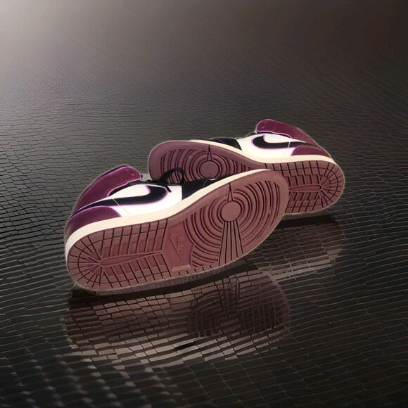 Size 8 - Jordan 1 Retro High OG Bordeaux - Picture 6 of 6